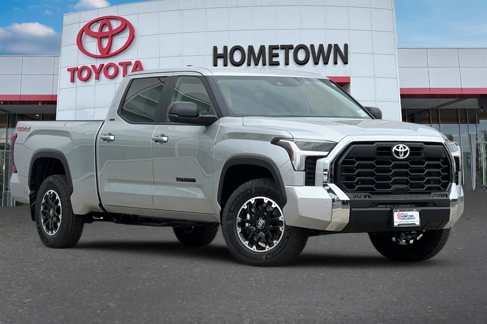 New 2026 Toyota Tundra SR5 w/ TRD Off-Road Package AWD/4WD image 2
