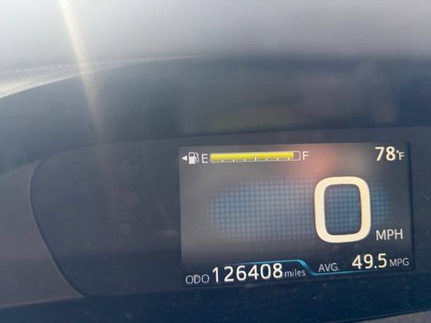 Used 2018 Toyota Prius Three FWD image 22