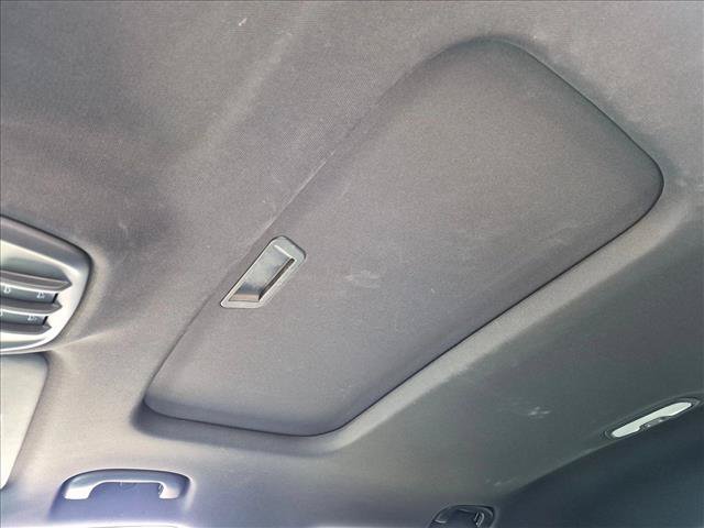Used 2024 Chevrolet Trax RS w/ Sunroof Package FWD image 14