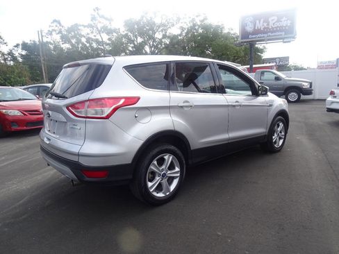 Used 2013 Ford Escape SE image 16