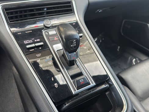 Used 2022 Porsche Panamera Platinum Edition w/ Sport Chrono Package RWD image 20