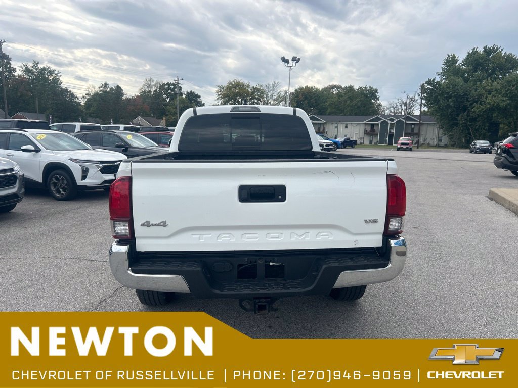 Used 2023 Toyota Tacoma SR5 AWD/4WD image 9