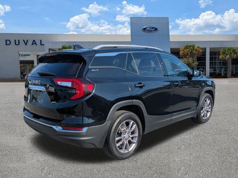 Used 2023 GMC Terrain SLT image 3