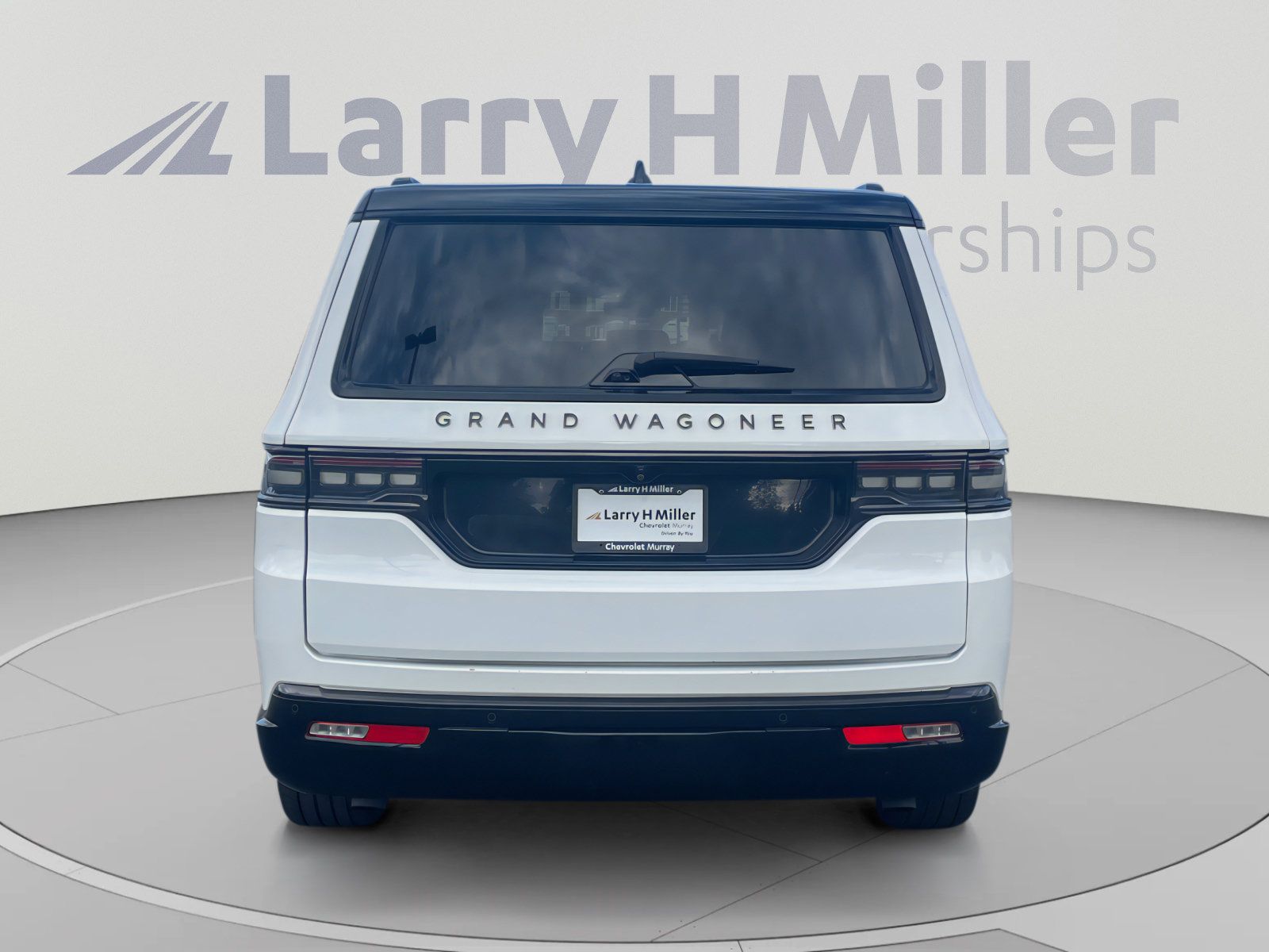 Used 2024 Jeep Grand Wagoneer L Series II w/ Quick Order Packagew 28T AWD/4WD image 4