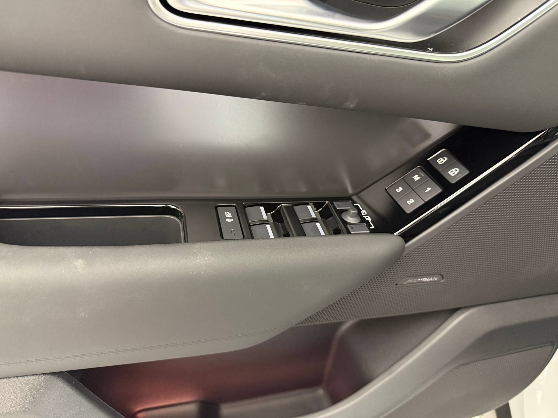 New 2026 Land Rover Range Rover Velar S AWD/4WD image 24