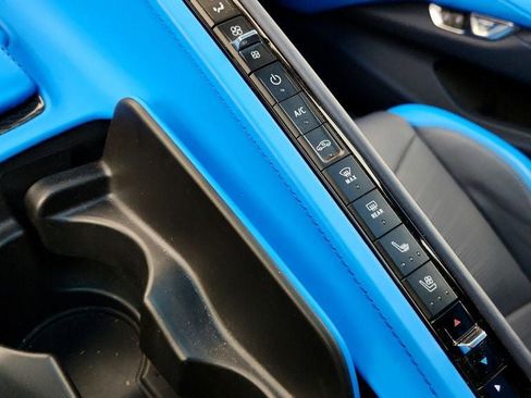 Used 2021 Chevrolet Corvette Stingray Premium Cpe w/ Z51 Performance Package image 21