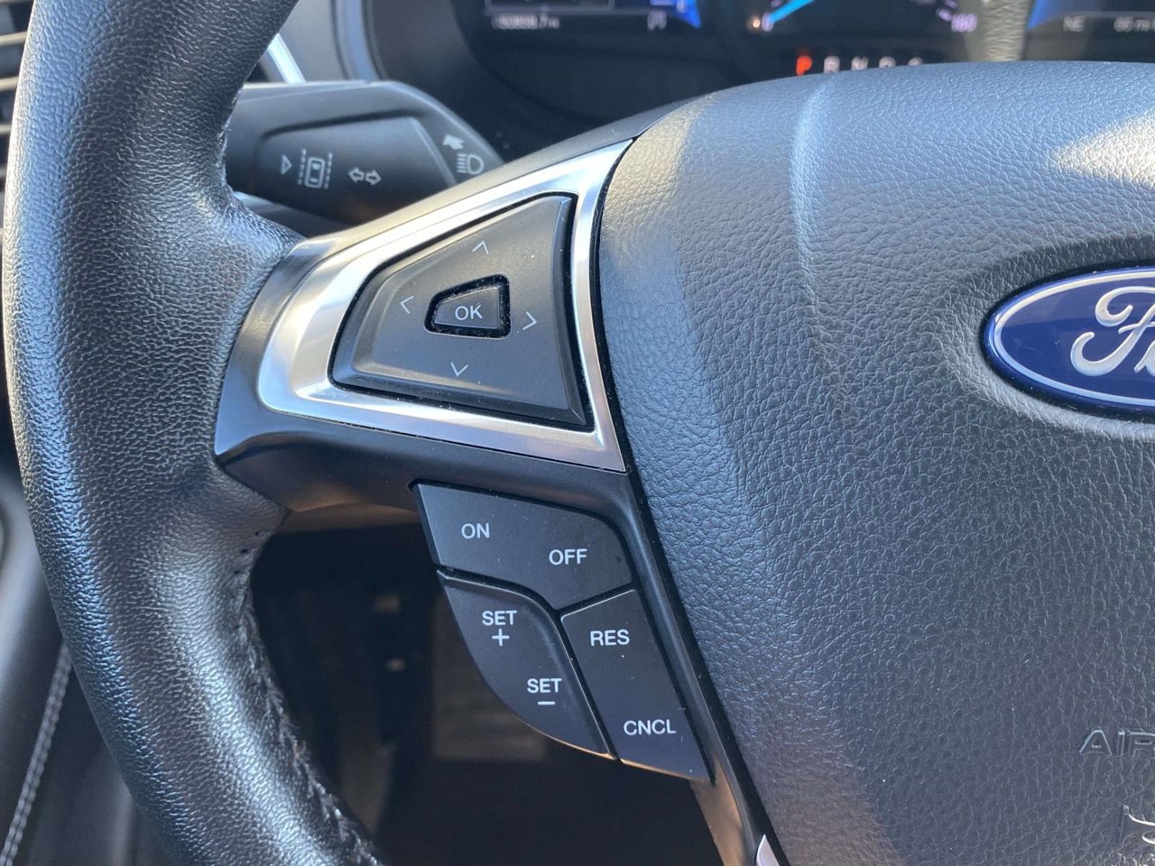 Used 2022 Ford Edge Titanium AWD/4WD image 30