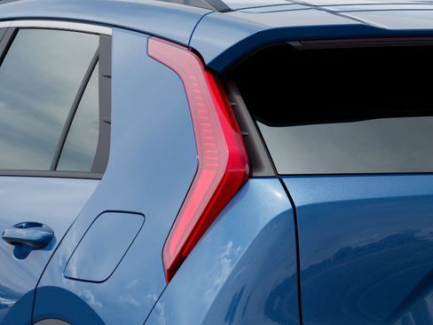 New 2026 Kia Niro EX FWD image 11
