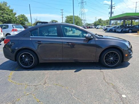 Used 2016 Chevrolet Cruze LT FWD image 4