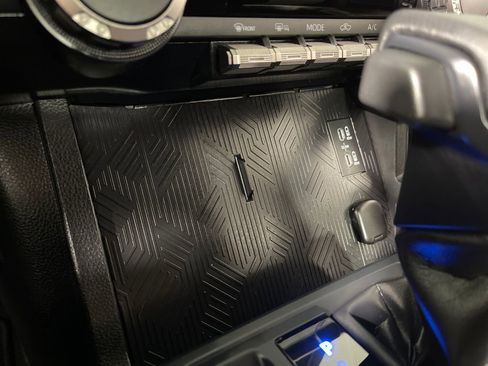 Certified 2025 Toyota Tacoma TRD Off-Road image 30