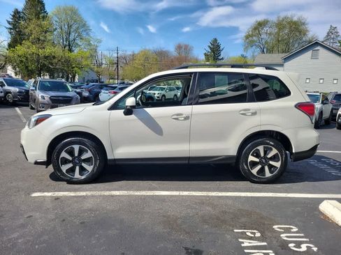 Used 2018 Subaru Forester 2.5i Premium w/ All-Weather Package image 7