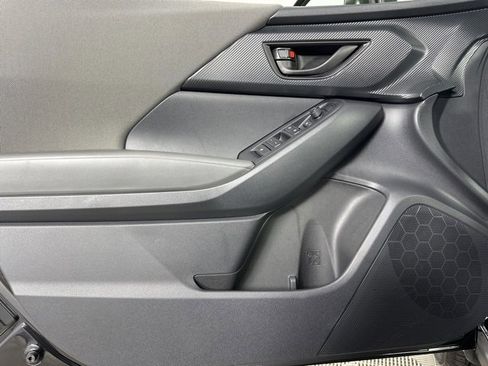 Used 2025 Subaru Crosstrek 2.0i image 23