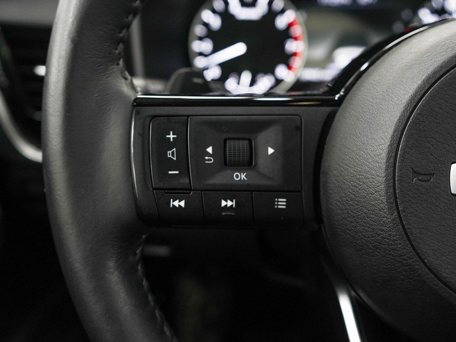 Used 2021 Nissan Rogue SV w/ Premium Package AWD/4WD image 25