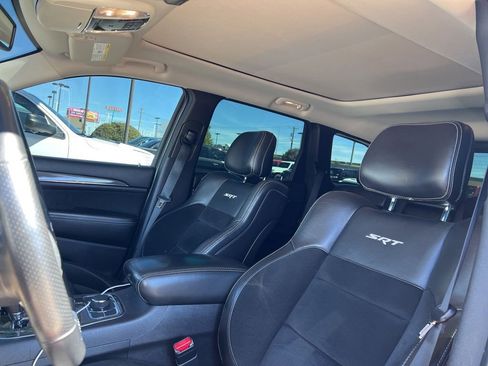 Used 2012 Jeep Grand Cherokee SRT8 w/ Luxury Group II image 6