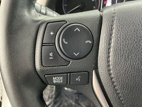 Used 2018 Toyota RAV4 XLE image 27
