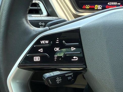 Used 2024 Audi Q4 e-tron Premium Plus w/ Premium Plus AWD/4WD image 17