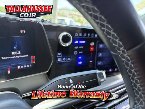 Used 2024 Chevrolet Traverse LT FWD image 21