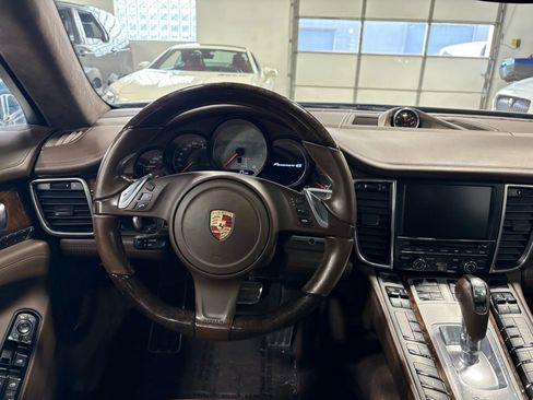Used 2015 Porsche Panamera 4S Executive image 3