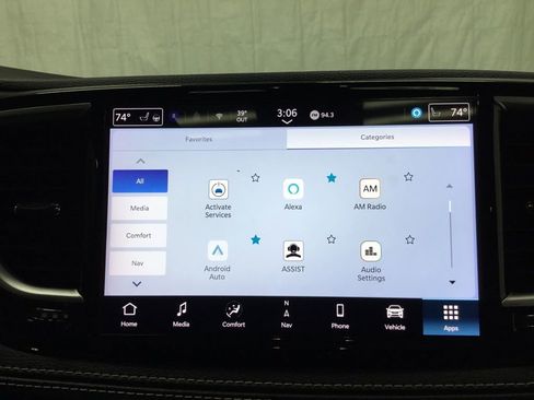 Used 2024 Chrysler Pacifica Limited w/ S Appearance Package image 26