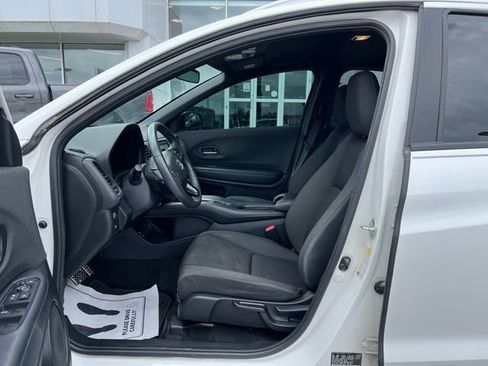 Used 2021 Honda HR-V Sport image 9