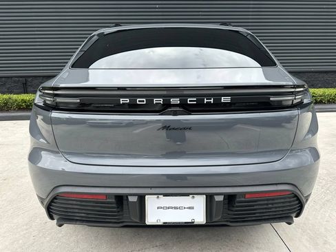Certified 2026 Porsche Macan Electric RWD image 12