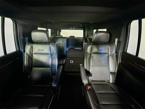 Used 2021 Cadillac Escalade ESV Premium Luxury w/ LPO, Illumination Package image 13