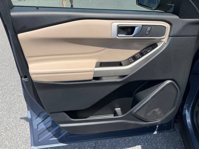 Used 2021 Ford Explorer XLT w/ Equipment Group 202A AWD/4WD image 27