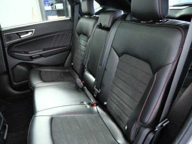 Certified 2024 Ford Edge ST-Line AWD/4WD image 13