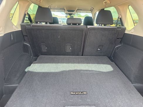 Certified 2023 Nissan Rogue SV FWD image 31