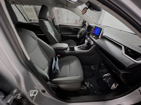 Used 2024 Toyota RAV4 LE image 31