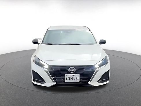 Used 2025 Nissan Altima 2.5 SV image 4