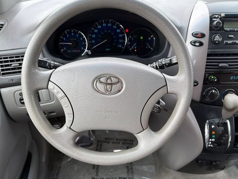 Used 2008 Toyota Sienna LE FWD image 16