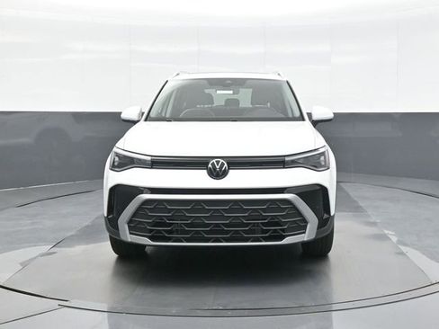New 2026 Volkswagen Taos SE AWD/4WD image 2