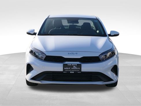 Used 2023 Kia Forte LXS w/ LXS Technology Package image 8