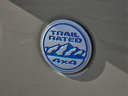 Used 2022 Jeep Wrangler Unlimited Sahara w/ Cold Weather Group image 11