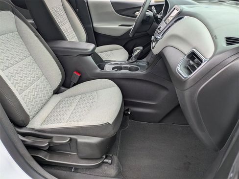 Used 2023 Chevrolet Equinox LT image 29