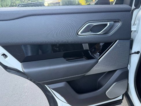 Used 2019 Land Rover Range Rover Velar R-Dynamic SE AWD/4WD image 18
