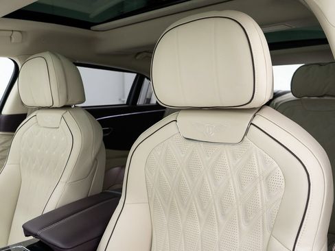 Used 2026 Bentley Flying Spur Plug-In Hybrid AWD/4WD image 16