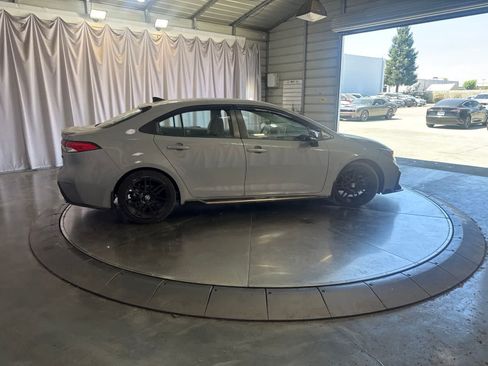 Used 2021 Toyota Corolla SE w/ Carpet Mat Package (TMS) FWD image 4