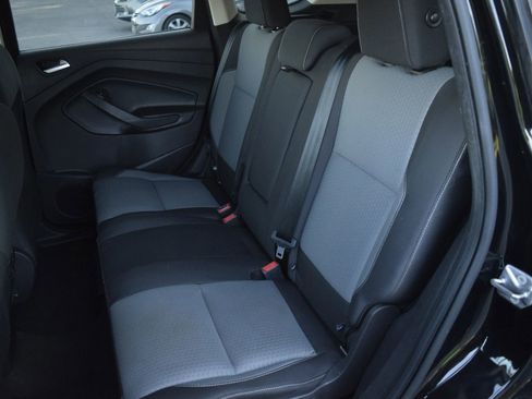 Used 2017 Ford Escape SE FWD image 6