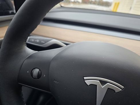 Used 2024 Tesla Model Y Long Range image 26