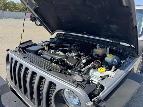 Used 2018 Jeep Wrangler Unlimited Sport S image 50