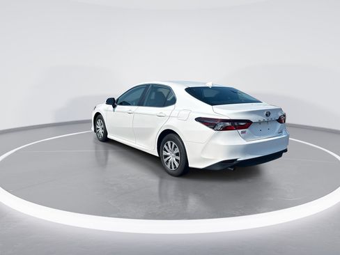 Used 2022 Toyota Camry LE FWD image 7