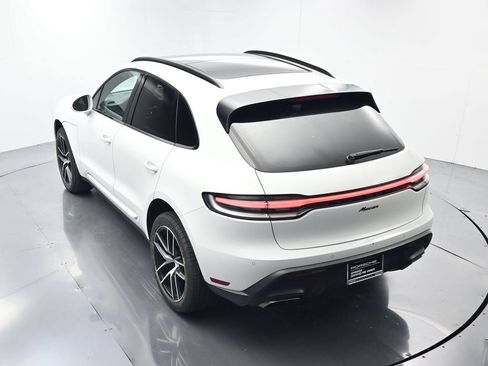 Certified 2023 Porsche Macan AWD/4WD image 32