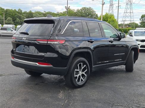Used 2025 Jeep Grand Cherokee Limited AWD/4WD image 12