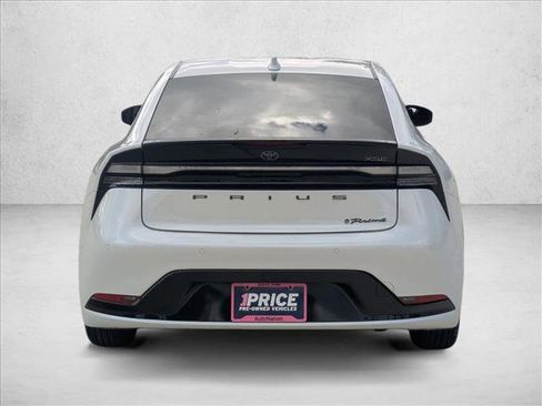 Used 2024 Toyota Prius Prime image 6