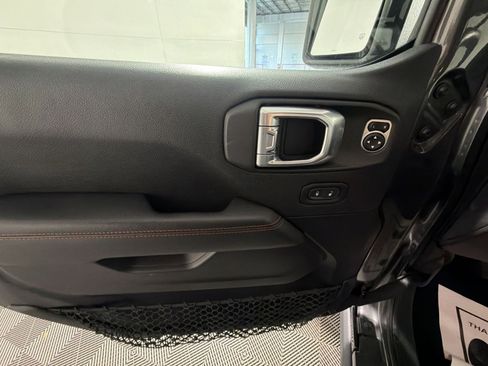 Used 2020 Jeep Wrangler Unlimited Rubicon w/ Dual Top Group image 15