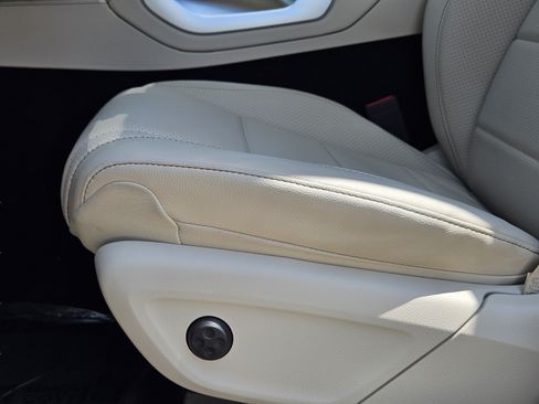 Certified 2021 Mercedes-Benz GLS 450 4MATIC image 16