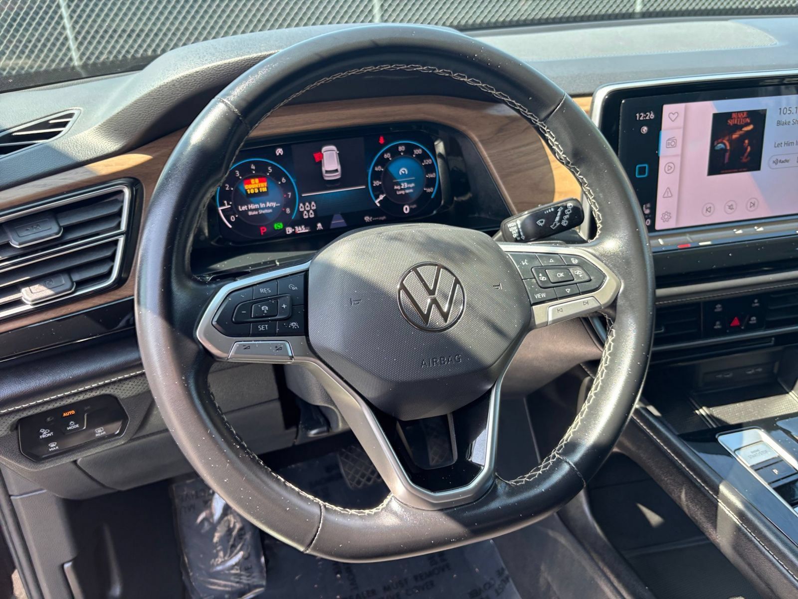 Used 2024 Volkswagen Atlas SE AWD/4WD image 28