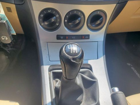 Used 2010 MAZDA MAZDA3 s Sport FWD image 22